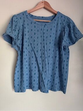 Sonoma Light Blue Short Sleeve Top with Subtle Teal Motif